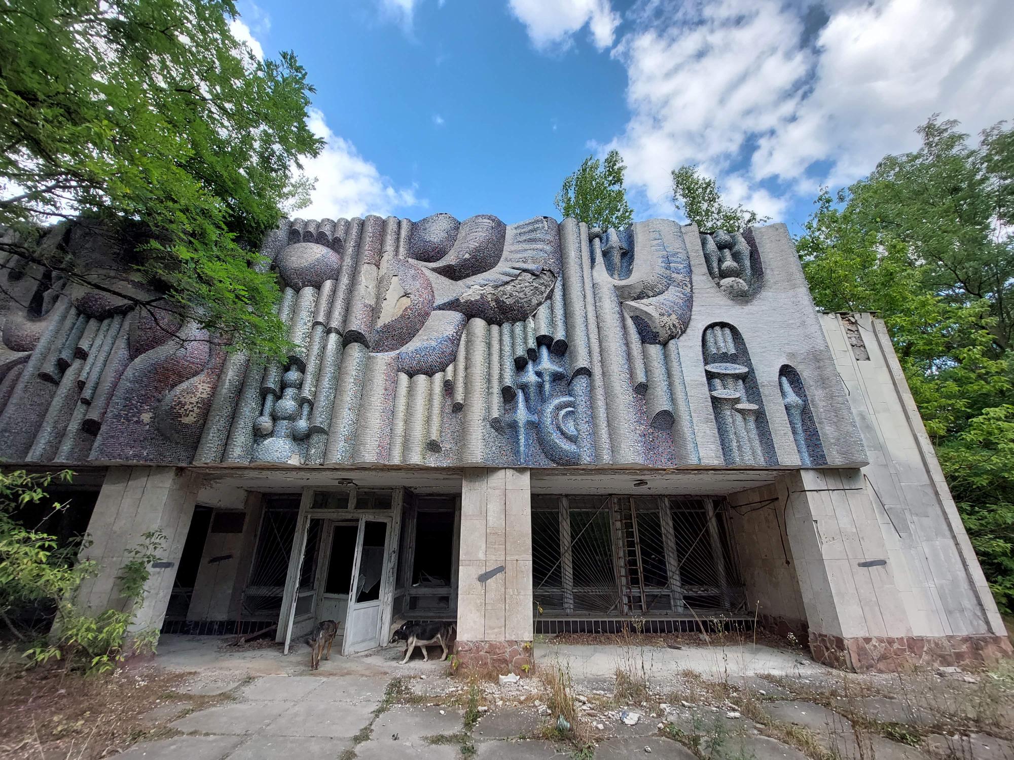 "Город-мечта": эти фото самых монументальных сооружений Припяти завораживают